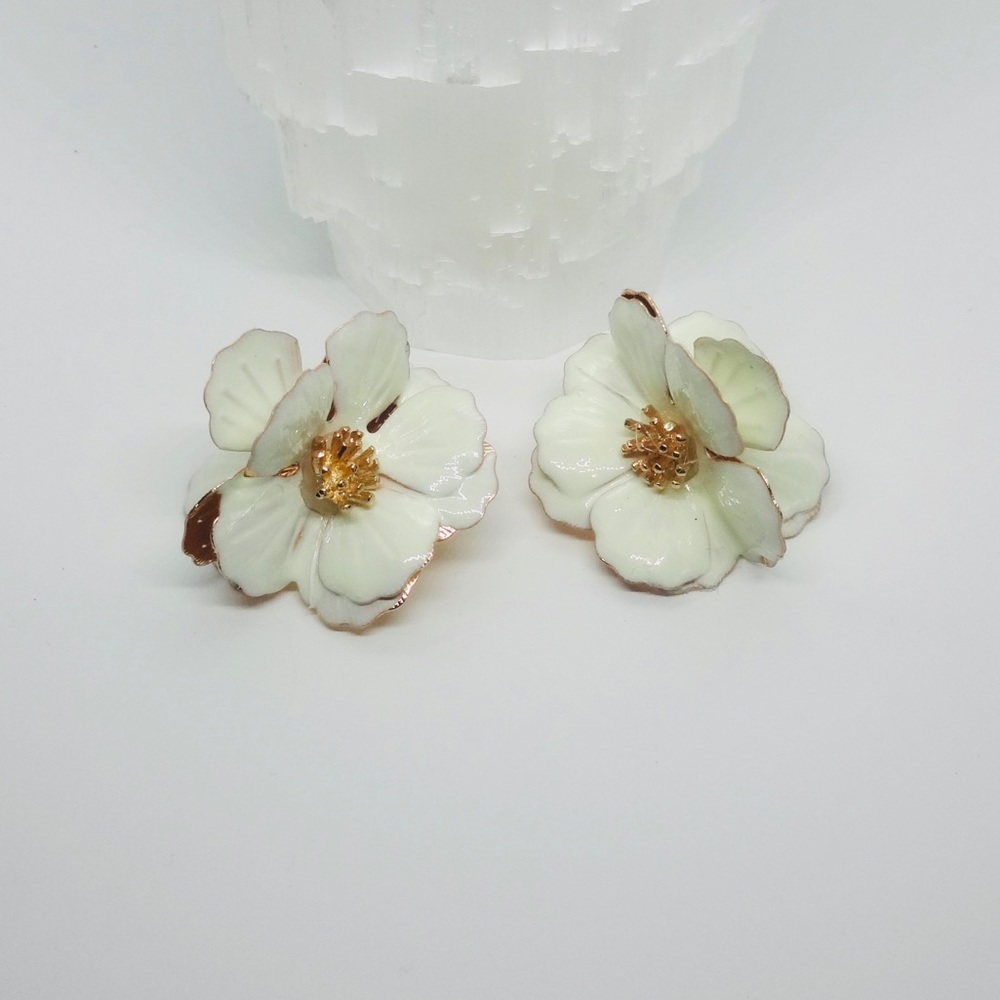 NEW Zara Flower Earrings - Picture 4 of 5